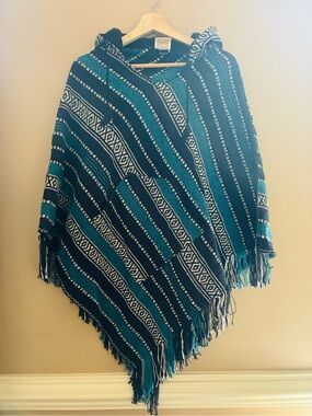 GYPSY ROSE Mexican Poncho Nepal Striped Texture Fringe Hippie Hood Pocket OS
